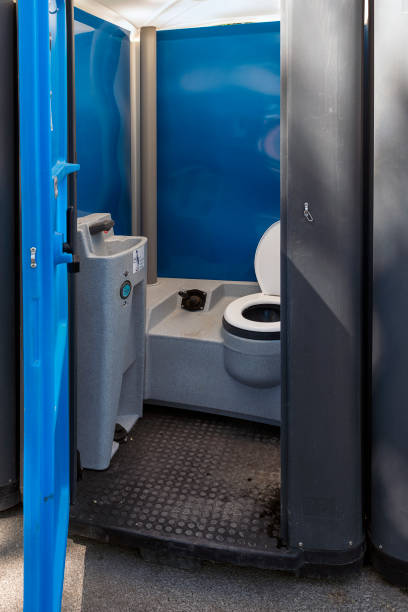 Portable Toilet Options We Offer in Bridgeport, NY